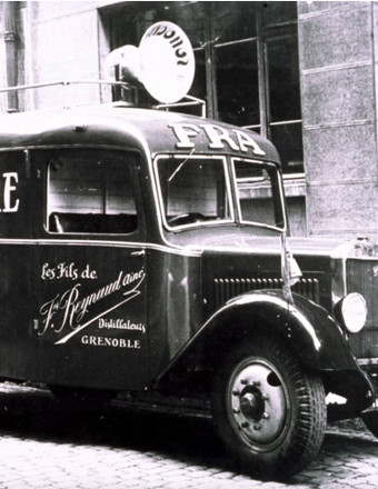 Black and white photo of an old Teisseire van