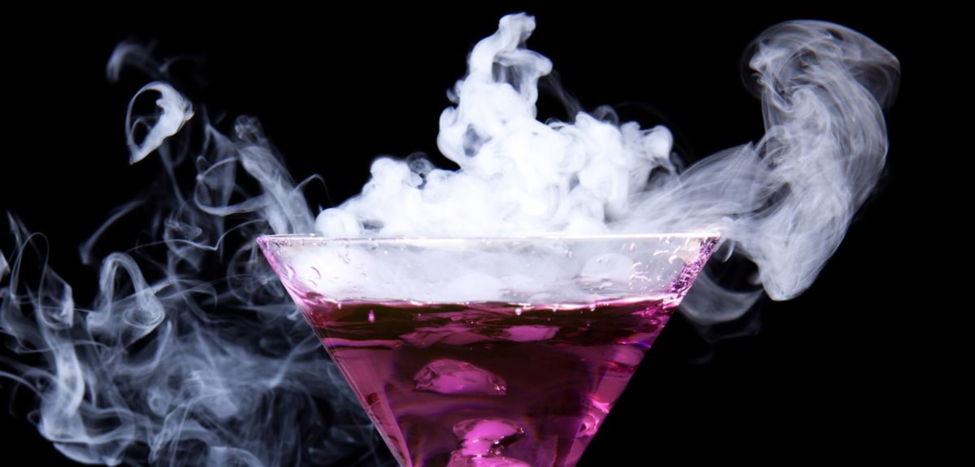 dry ice cocktail with smoke effect